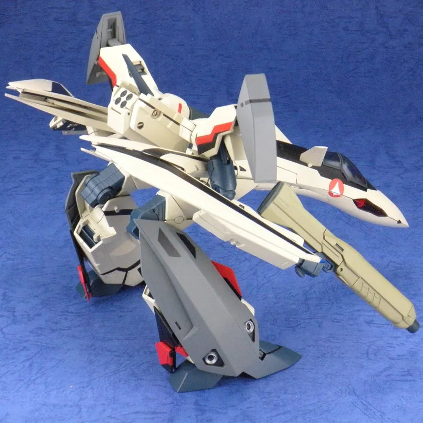 Arcadia Macross Plus 1/60 VF-19 with Fast Pack 40th Anniversary Action Figure